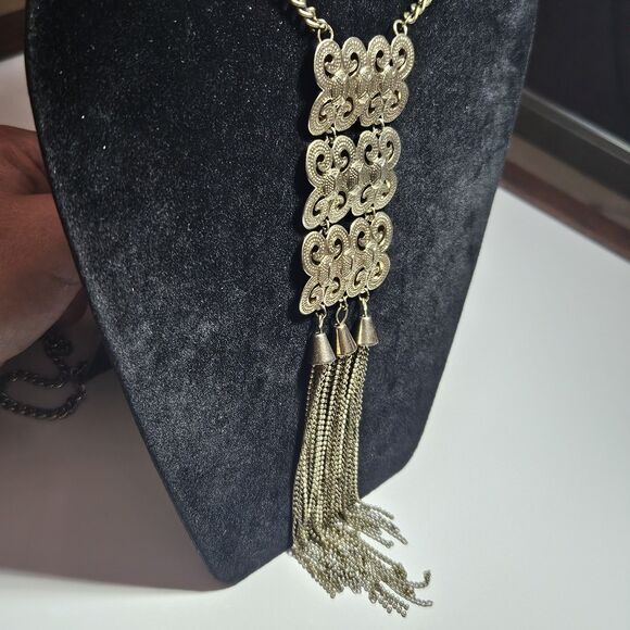 Large Gold Tone Tassel Articulated Statement Necklace 36" - Picture 6 of 15